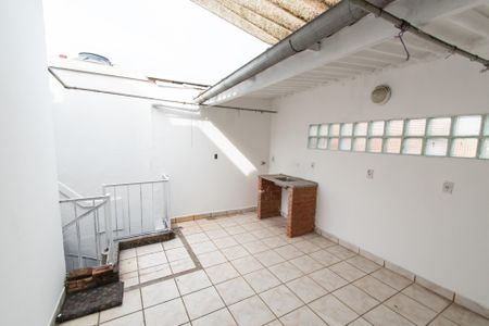 Casa à venda com 220m², 3 quartos e 1 vaga Casa à venda com 220m², 3 quartos e 1 vagaÁrea de serviço