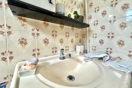 Casa para alugar com 400m², 4 quartos e 2 vagasBanheiro Corredor