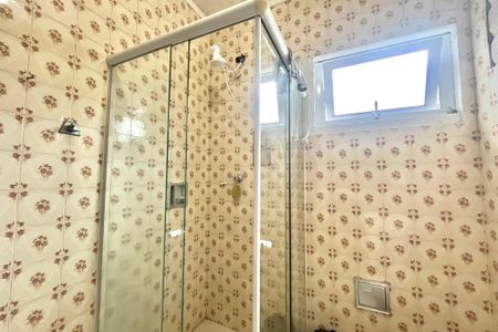 Casa para alugar com 400m², 4 quartos e 2 vagasBanheiro Corredor