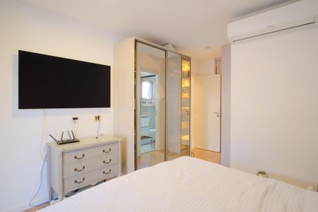 Apartamento para alugar com 165m², 3 quartos e 2 vagasSuíte 2