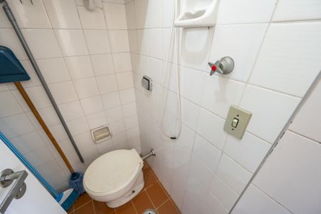 Apartamento para alugar com 98m², 3 quartos e 2 vagasBanheiro de Serviço