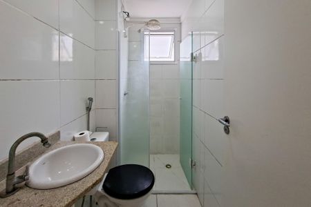 Apartamento para alugar com 62m², 2 quartos e 1 vaga Apartamento para alugar com 62m², 2 quartos e 1 vagaBanheiro da Suíte