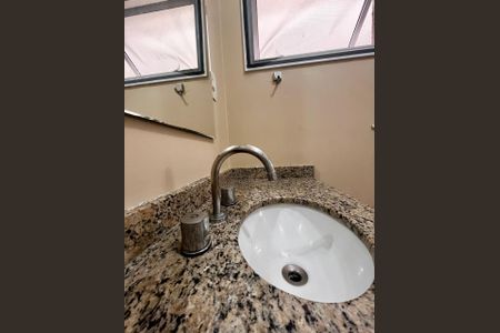 Casa de condomínio à venda com 115m², 3 quartos e 2 vagasBanheiro