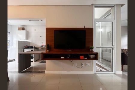 Sala de casa de condomínio à venda com 3 quartos, 115m² em Fazenda São Quirino, Campinas