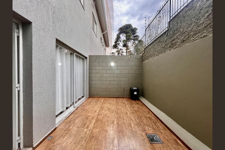 Casa de condomínio à venda com 115m², 3 quartos e 2 vagasQuintal