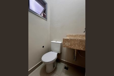 Casa de condomínio à venda com 115m², 3 quartos e 2 vagasLavabo