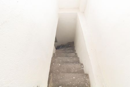 Casa para alugar com 70m², 1 quarto e sem vagaEscada