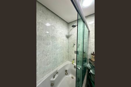 Banheiro da Suíte de apartamento à venda com 4 quartos, 275m² em Copacabana, Rio de Janeiro