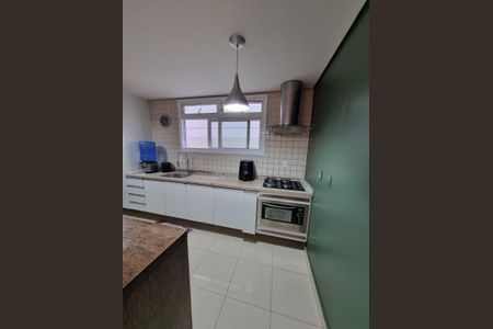 Casa de condomínio para alugar com 140m², 3 quartos e 2 vagas