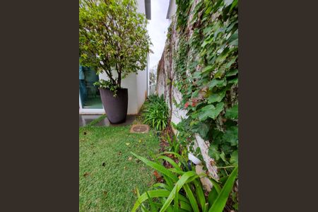 Casa de condomínio para alugar com 140m², 3 quartos e 2 vagas