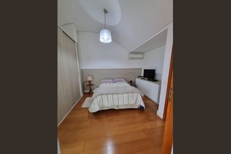 Casa de condomínio para alugar com 140m², 3 quartos e 2 vagas
