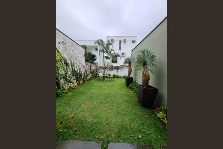 Casa de condomínio para alugar com 140m², 3 quartos e 2 vagas