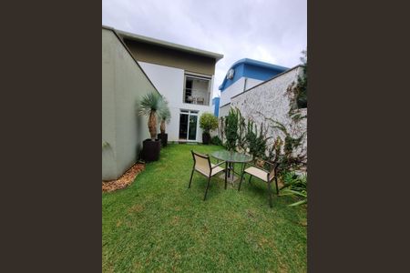 Casa de condomínio para alugar com 140m², 3 quartos e 2 vagas