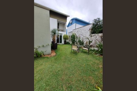 Casa de condomínio para alugar com 140m², 3 quartos e 2 vagas