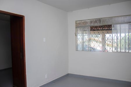 Casa à venda com 109m², 3 quartos e 3 vagasSala