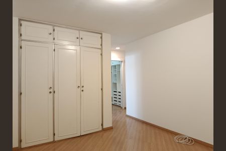 Apartamento à venda com 175m², 3 quartos e 1 vaga Apartamento à venda com 175m², 3 quartos e 1 vagaSuíte