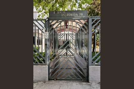 Apartamento à venda com 175m², 3 quartos e 1 vaga Apartamento à venda com 175m², 3 quartos e 1 vagaEntrada condomínio