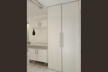 Apartamento à venda com 175m², 3 quartos e 1 vaga Apartamento à venda com 175m², 3 quartos e 1 vagaÁrea de Serviço