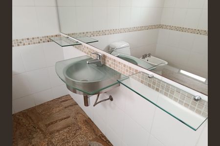 Apartamento à venda com 175m², 3 quartos e 1 vaga Apartamento à venda com 175m², 3 quartos e 1 vagaBanheiro da Suíte
