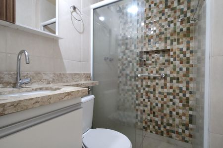Banheiro social de apartamento à venda com 2 quartos, 58m² em Jacarepaguá, Rio de Janeiro