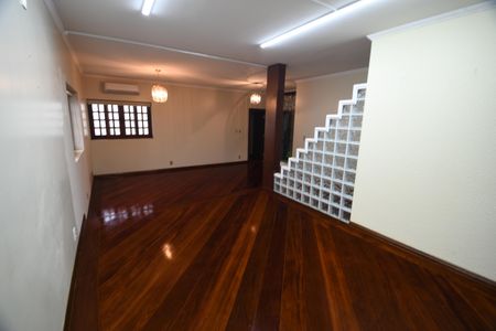 Sala de casa de condomínio para alugar com 4 quartos, 550m² em Residencial Parque Rio das Pedras, Campinas