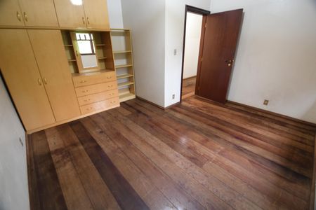 Casa de condomínio para alugar com 550m², 4 quartos e 4 vagasQuarto 2