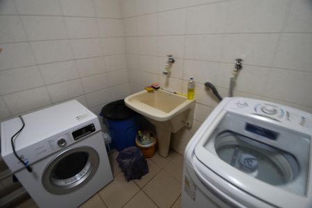 Casa de condomínio para alugar com 550m², 4 quartos e 4 vagasÁrea de Serviço