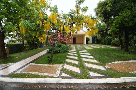 Casa de condomínio para alugar com 550m², 4 quartos e 4 vagasFachada