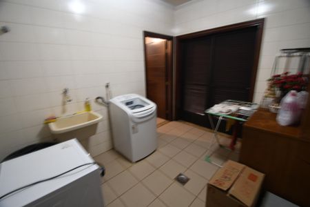 Casa de condomínio para alugar com 550m², 4 quartos e 4 vagasÁrea de Serviço