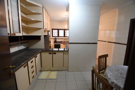 Casa de condomínio para alugar com 550m², 4 quartos e 4 vagasCozinha