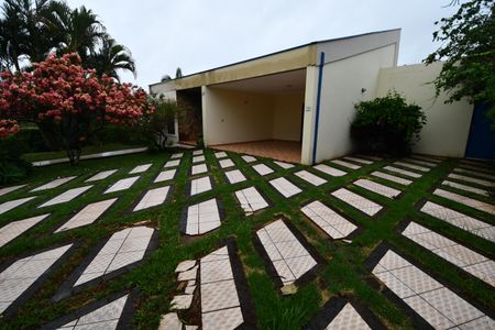 Casa de condomínio para alugar com 550m², 4 quartos e 4 vagasFachada