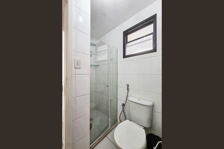 Banheiro de apartamento para alugar com 1 quarto, 50m² em Barra, Salvador