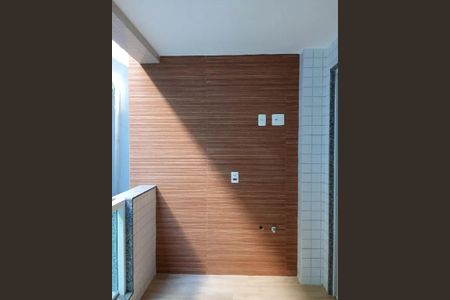 Apartamento para alugar com 60m², 2 quartos e 1 vagaVaranda