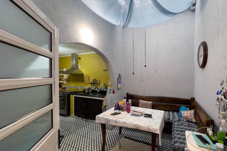 Casa à venda com 180m², 2 quartos e 2 vagasCopa