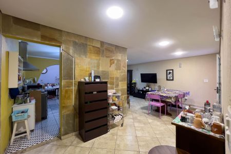 Casa à venda com 180m², 2 quartos e 2 vagasSala