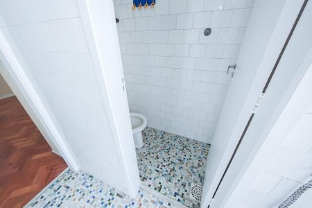 Apartamento para alugar com 87m², 2 quartos e 1 vaga Apartamento para alugar com 87m², 2 quartos e 1 vagaBanheiro de Serviço