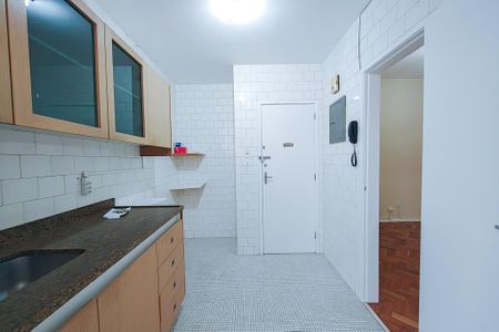 Cozinha de apartamento para alugar com 2 quartos, 87m² em Botafogo, Rio de Janeiro
