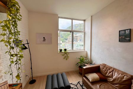 Sala/Cozinha de apartamento para alugar com 1 quarto, 110m² em Botafogo, Rio de Janeiro