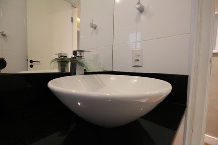 Apartamento para alugar com 62m², 2 quartos e 2 vagasBanheiro  da suíte
