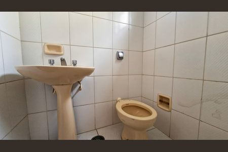 Casa à venda com 250m², 5 quartos e 2 vagasBanheiro de serviço