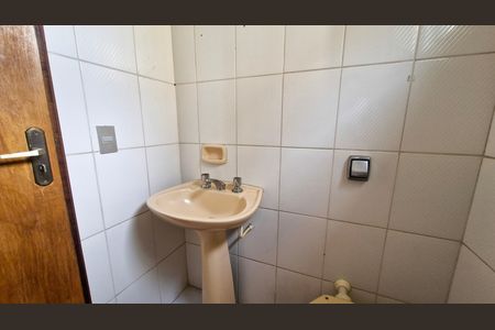 Casa à venda com 250m², 5 quartos e 2 vagasBanheiro de serviço