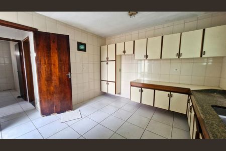 Casa à venda com 250m², 5 quartos e 2 vagasCozinha
