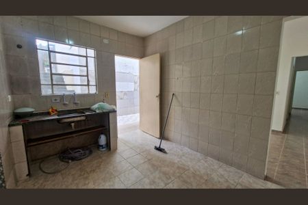 Casa à venda com 250m², 5 quartos e 2 vagasCasa 2 - Sala/cozinha