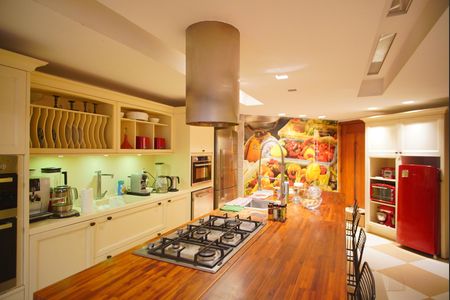 Apartamento à venda com 240m², 3 quartos e 2 vagasCozinha