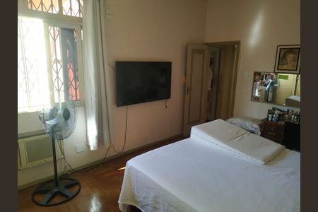 Casa à venda com 200m², 5 quartos e 3 vagasQuarto 1 Casa 2