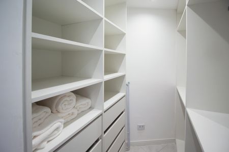 Apartamento para alugar com 130m², 2 quartos e 1 vagaCloset da suíte 1