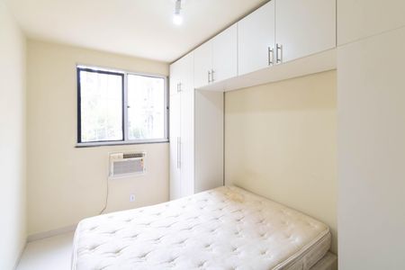 Quarto 1 de apartamento para alugar com 2 quartos, 45m² em Campo Grande, Rio de Janeiro