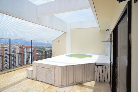 Apartamento à venda com 150m², 2 quartos e 2 vagas Apartamento à venda com 150m², 2 quartos e 2 vagasPiscina - Terraço