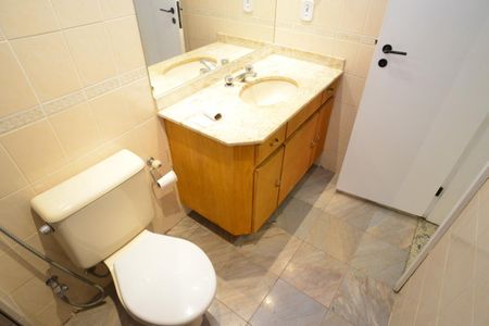 Apartamento à venda com 150m², 2 quartos e 2 vagas Apartamento à venda com 150m², 2 quartos e 2 vagasBanheiro Social