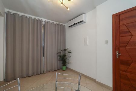 Sala de apartamento para alugar com 2 quartos, 60m² em Jardim Itu Sabará, Porto Alegre